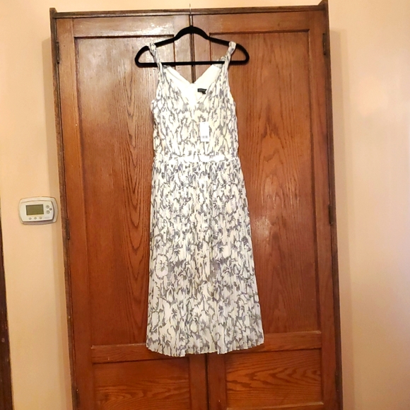 BANANA REPUBLIC SIZE 10 Elegant White and Black Floral Dress - Picture 1 of 9